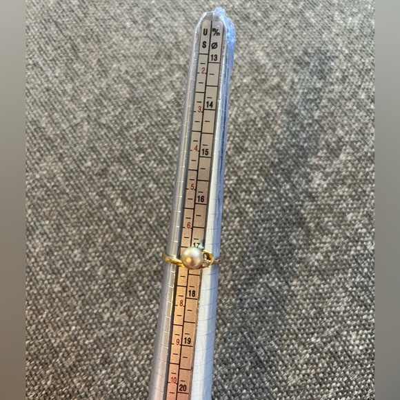 Vintage Elegant Gold Ring with Pearl and Diamond - Picture 5 of 5